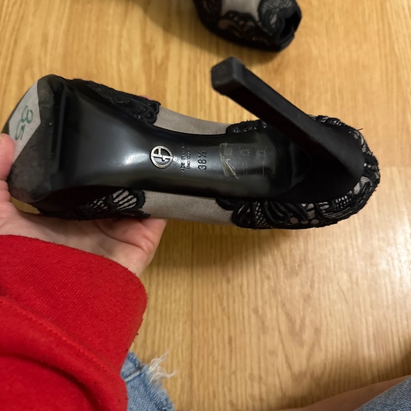 Armani heels 7 1/2 - Picture 3 of 3